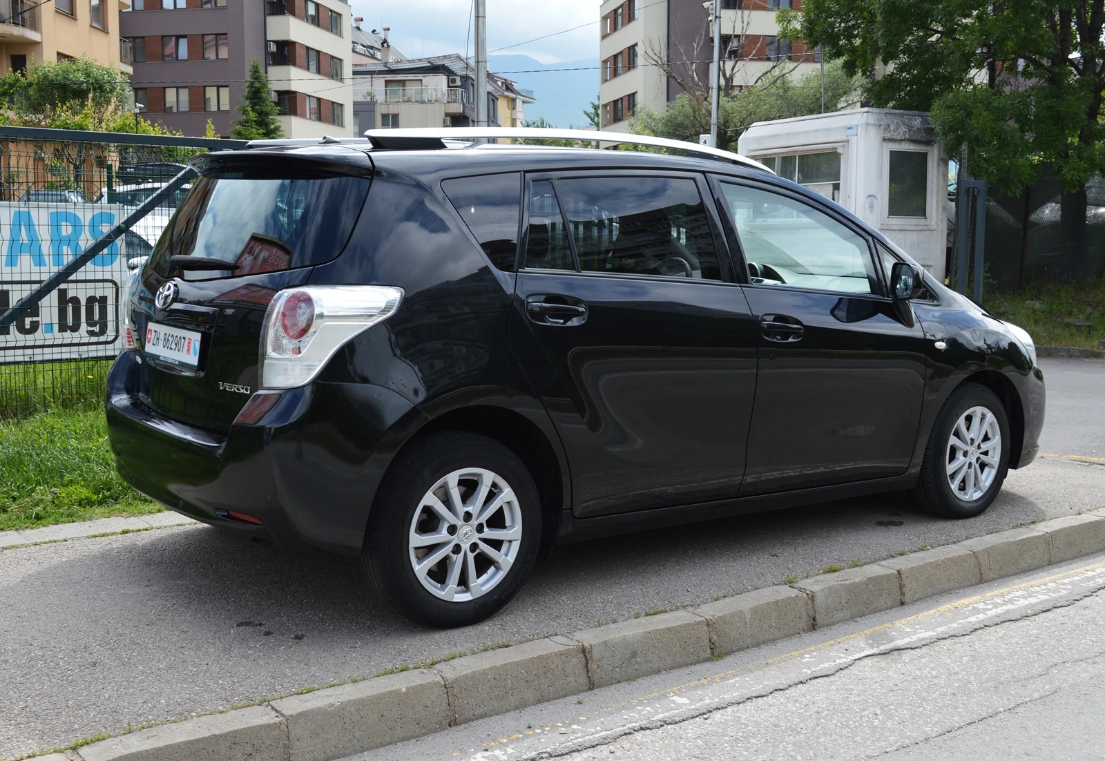 Toyota Verso 1.8i AUTOMAT 7 МЕСТА ШВЕЙЦАРИЯ - изображение 4