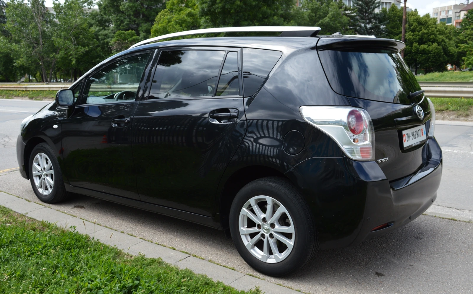 Toyota Verso 1.8i AUTOMAT 7 МЕСТА ШВЕЙЦАРИЯ - изображение 6