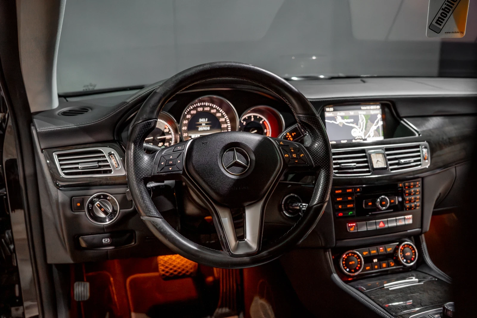 Mercedes-Benz CLS 350 d / AMG LINE /HARMAN&CARDON /FULL LED /ACTIV SOUND - изображение 10