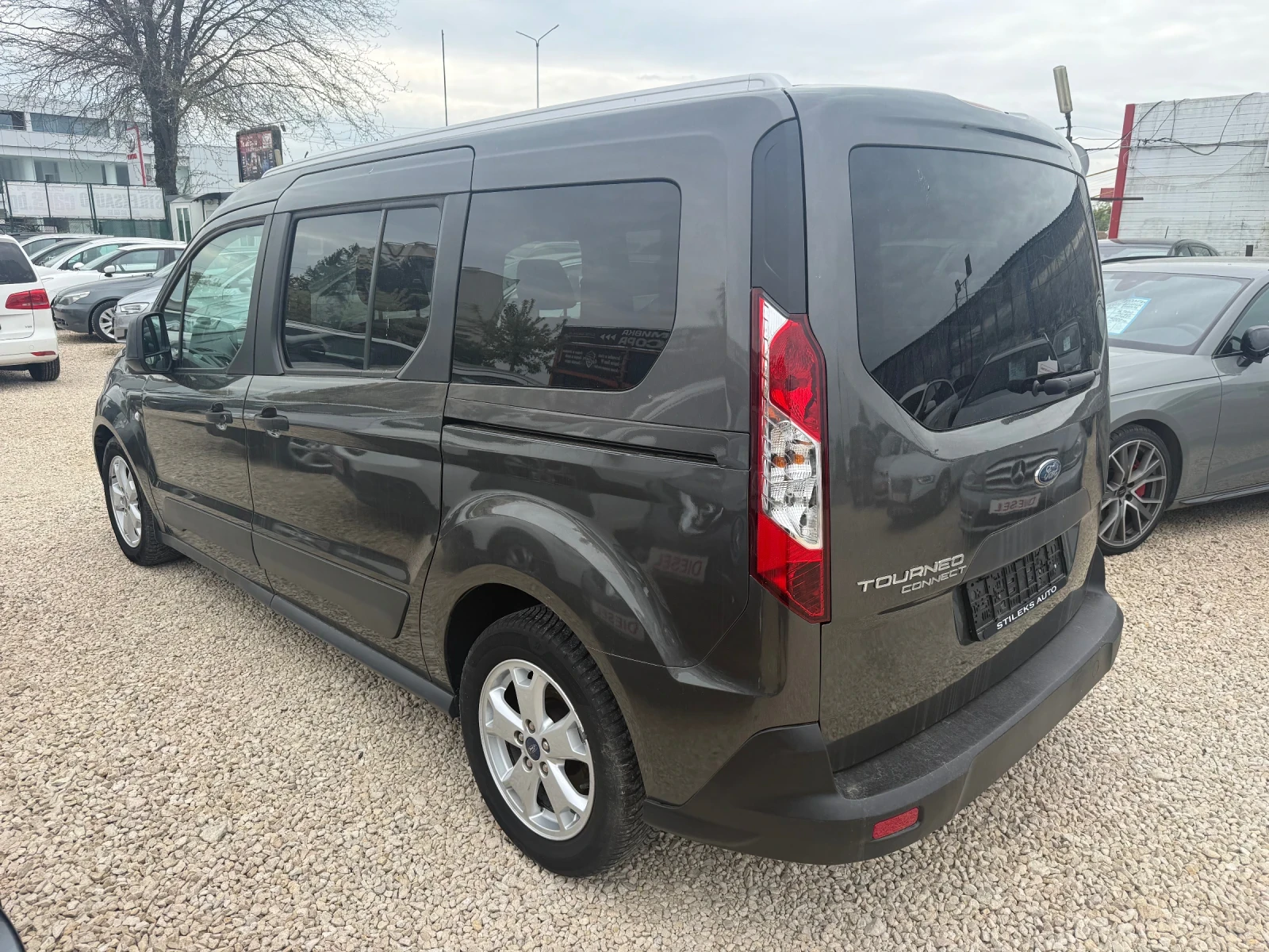 Ford Connect Макси, снимка 5 - Автомобили и джипове - 53193981