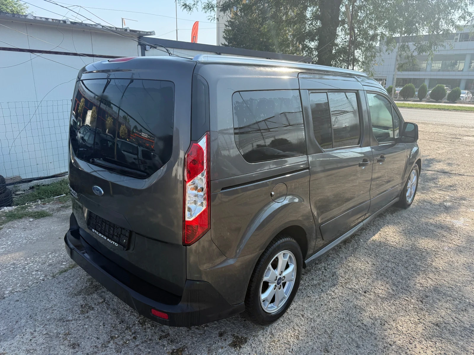 Ford Connect Макси, снимка 5 - Автомобили и джипове - 53193981