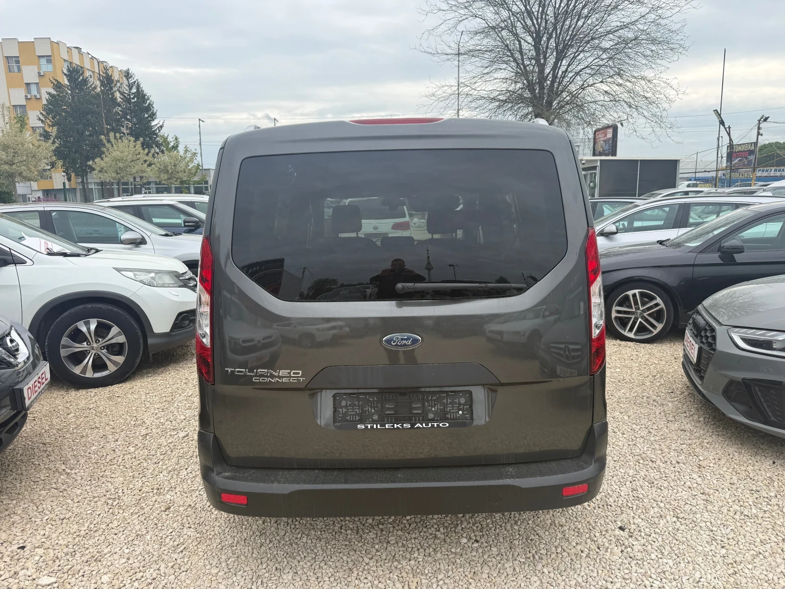 Ford Connect Макси, снимка 4 - Автомобили и джипове - 53193981