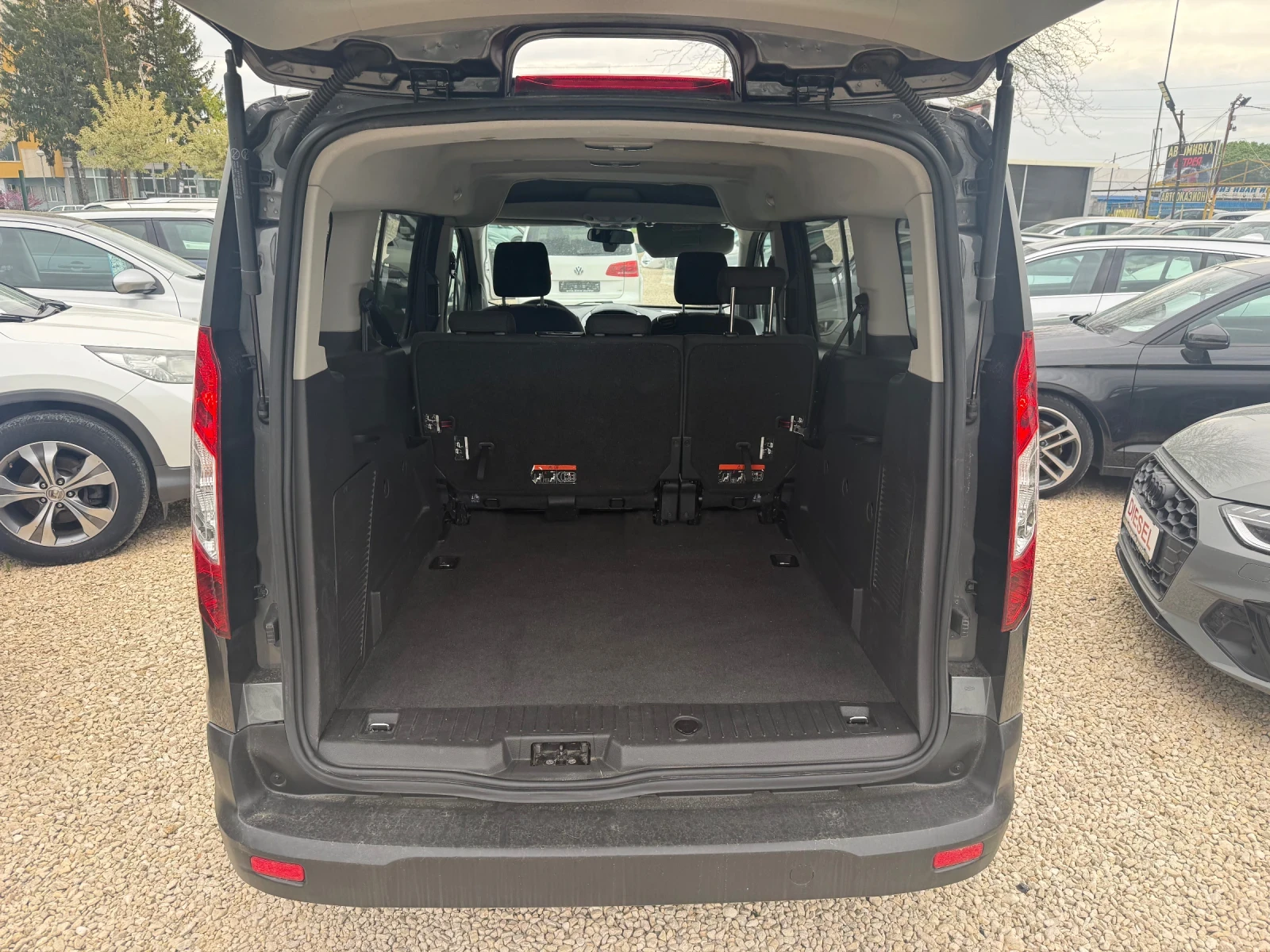 Ford Connect Макси, снимка 7 - Автомобили и джипове - 53193981