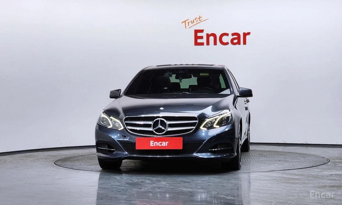 Mercedes-Benz E 220, снимка 3 - Автомобили и джипове - 53735175