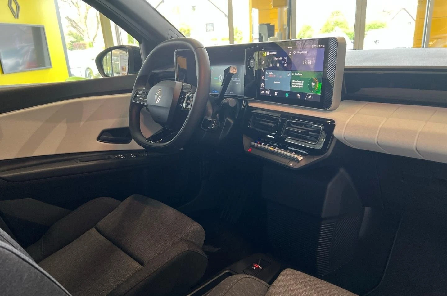 Renault 5 EVOLUTION* LED* CARPLAY* , снимка 14 - Автомобили и джипове - 53824294