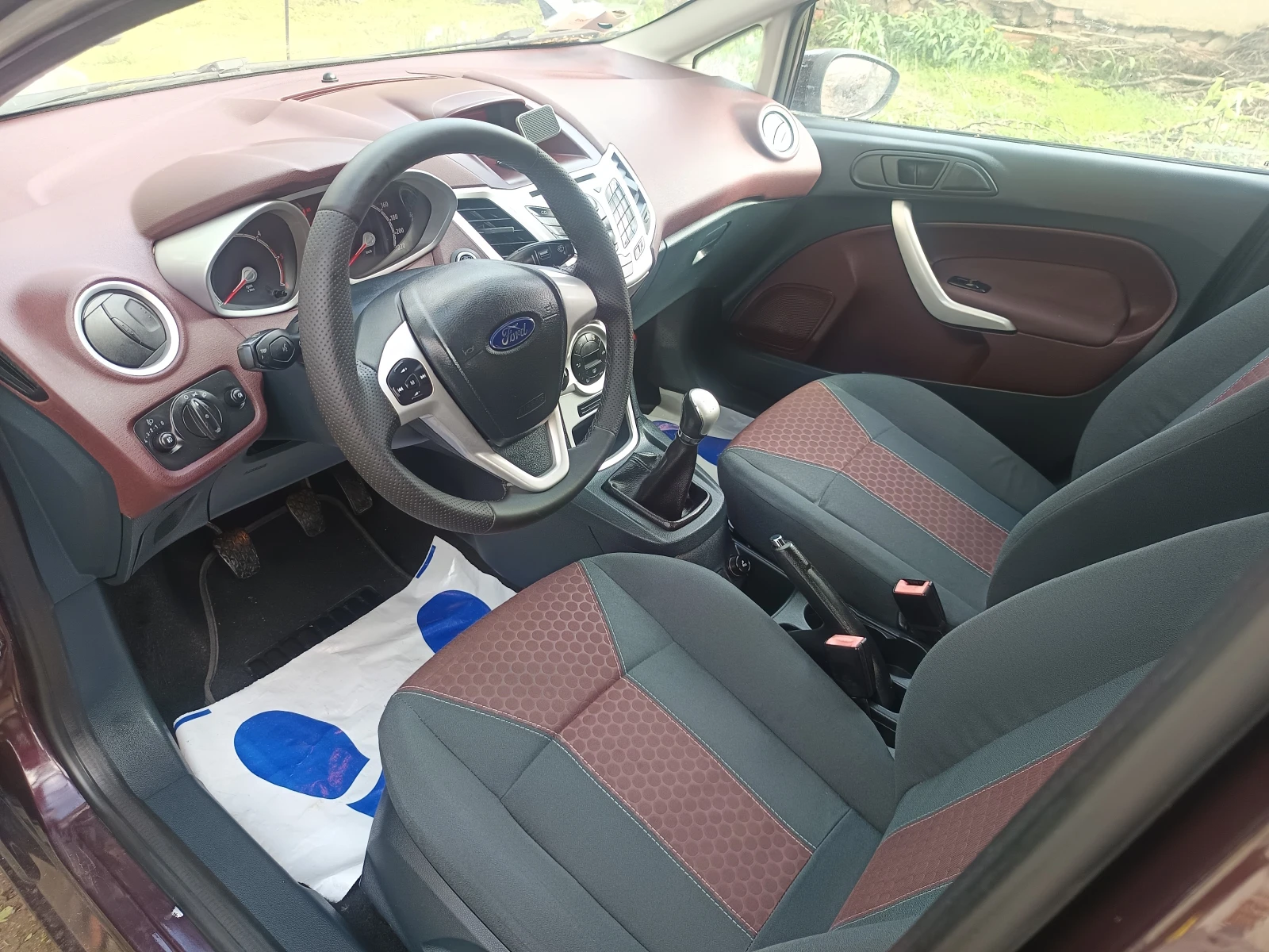 Ford Fiesta 1.4 , снимка 10 - Автомобили и джипове - 54114662