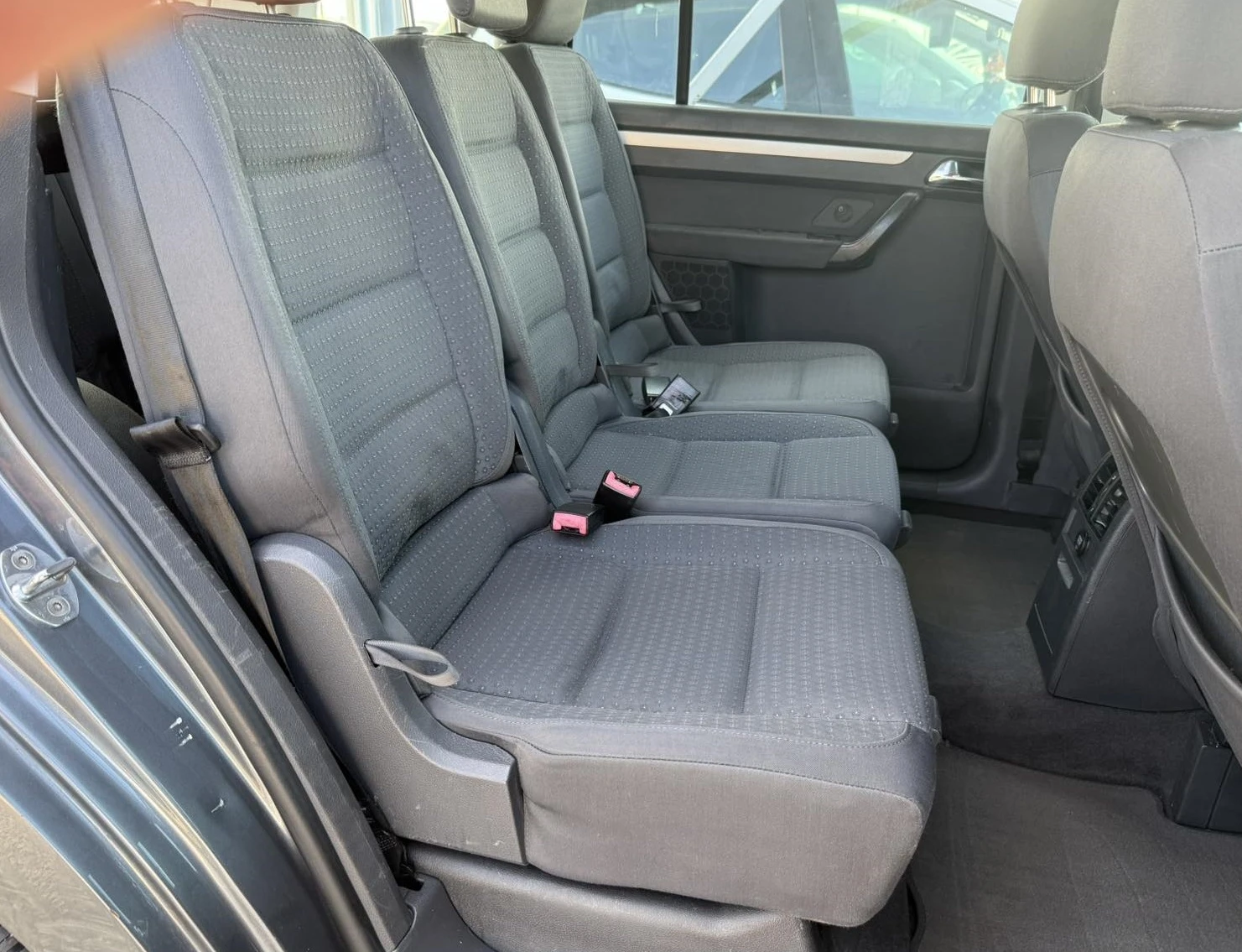 VW Touran 1.9TDI 7-места, снимка 13 - Автомобили и джипове - 54234285