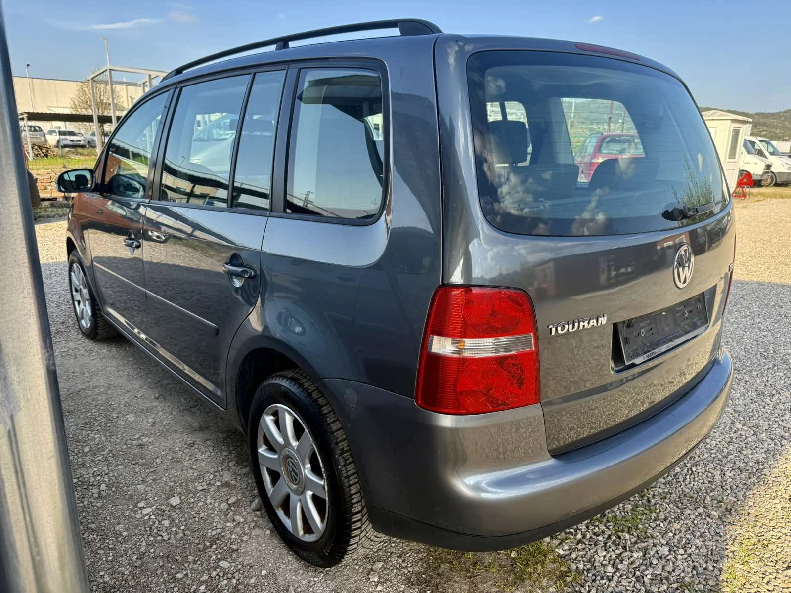 VW Touran 1.9TDI 7-места, снимка 7 - Автомобили и джипове - 54234285