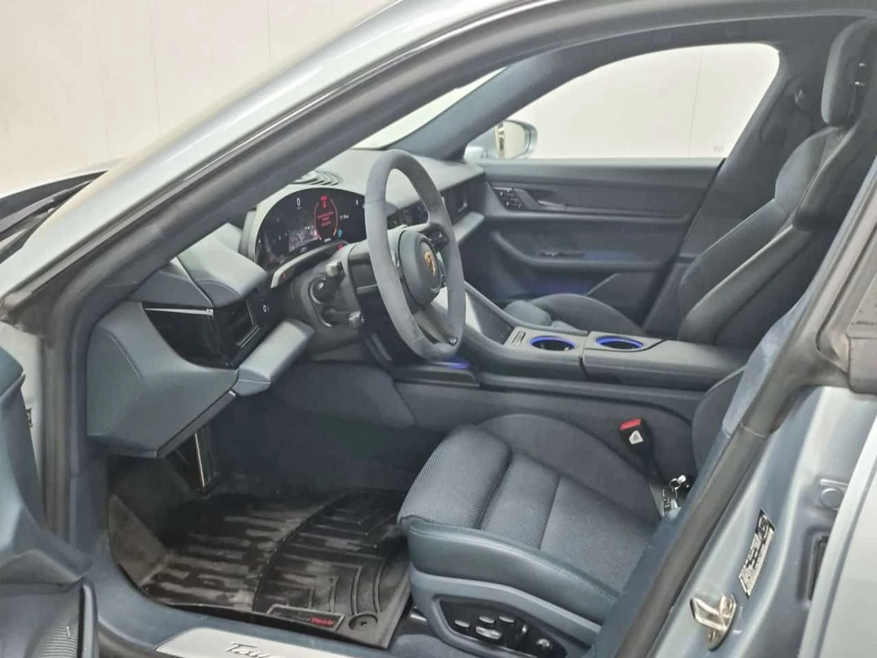 Porsche Taycan TURBO| PANORAMA| ОБДУХВАНЕ| ПАМЕТ| 2 КЛЮЧА, снимка 8 - Автомобили и джипове - 54296986