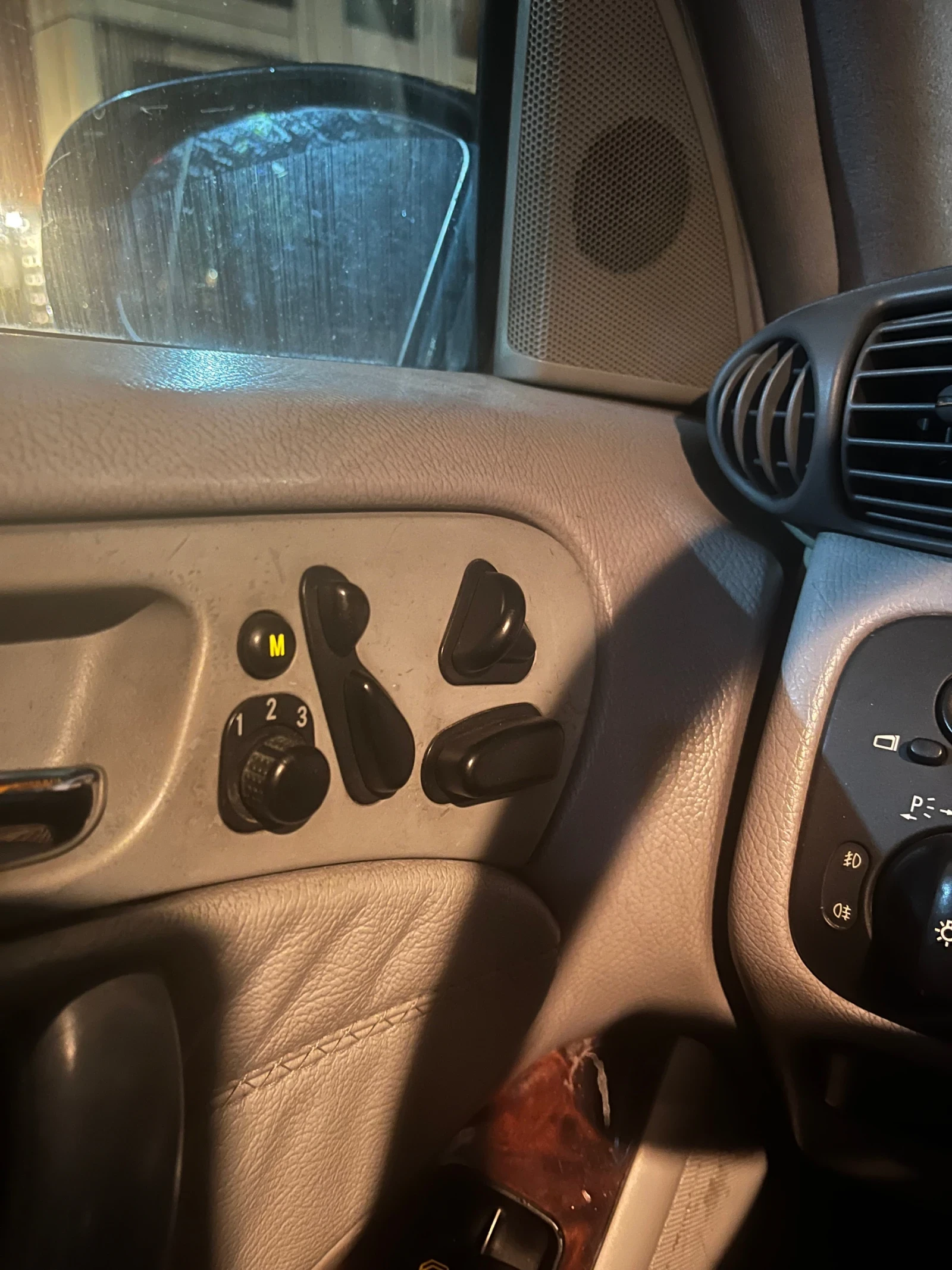 Mercedes-Benz C 220, снимка 11 - Автомобили и джипове - 54358153