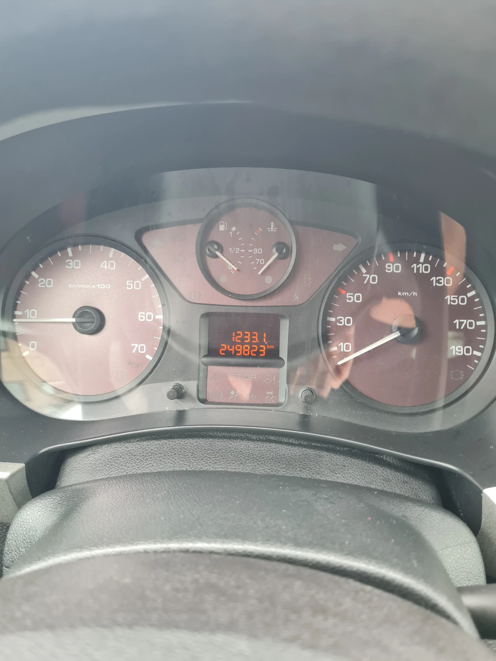 Citroen Berlingo 1.6 HDI 90к.с., снимка 10 - Автомобили и джипове - 54637626