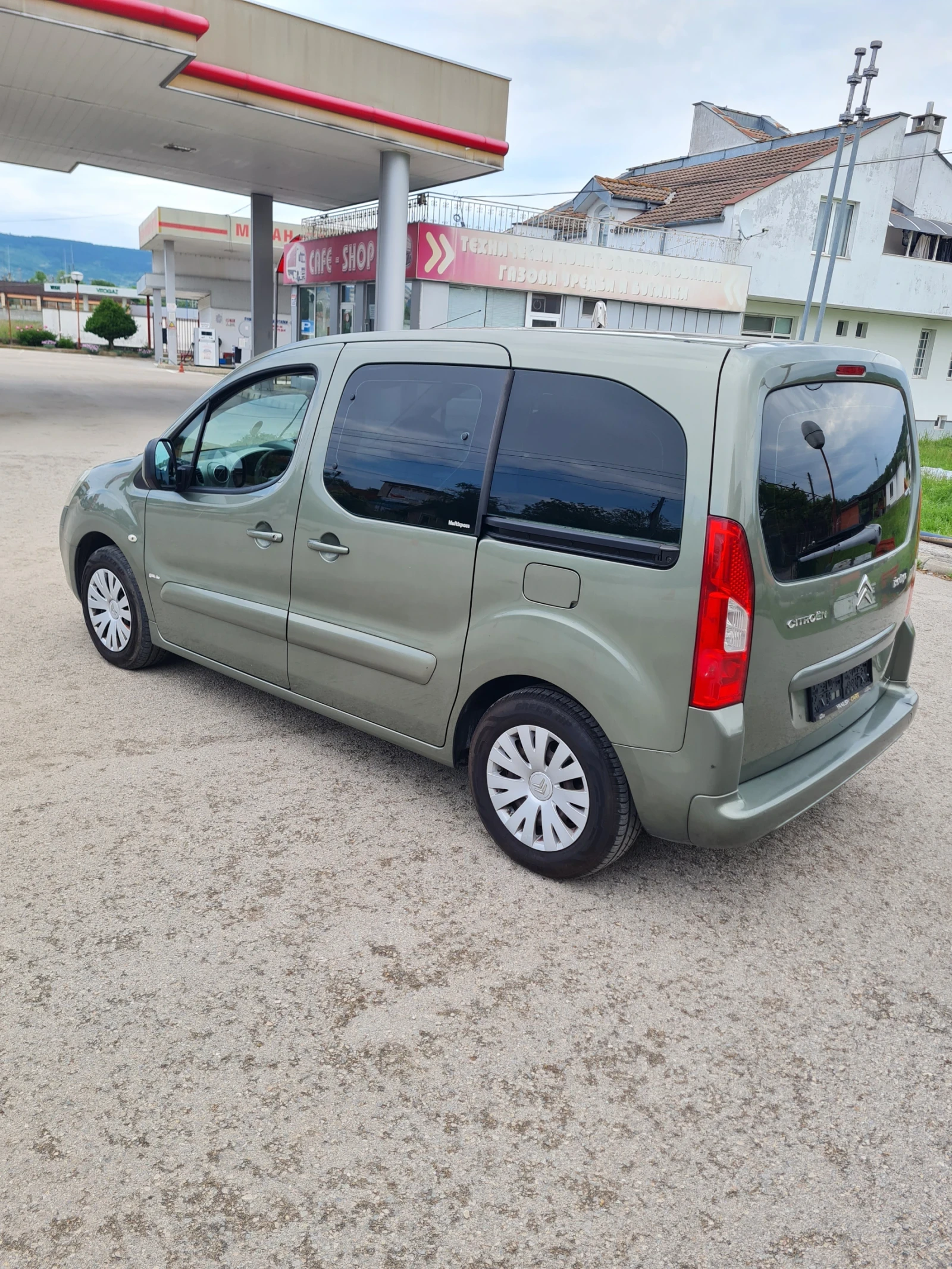 Citroen Berlingo 1.6 HDI 90к.с., снимка 4 - Автомобили и джипове - 54637626