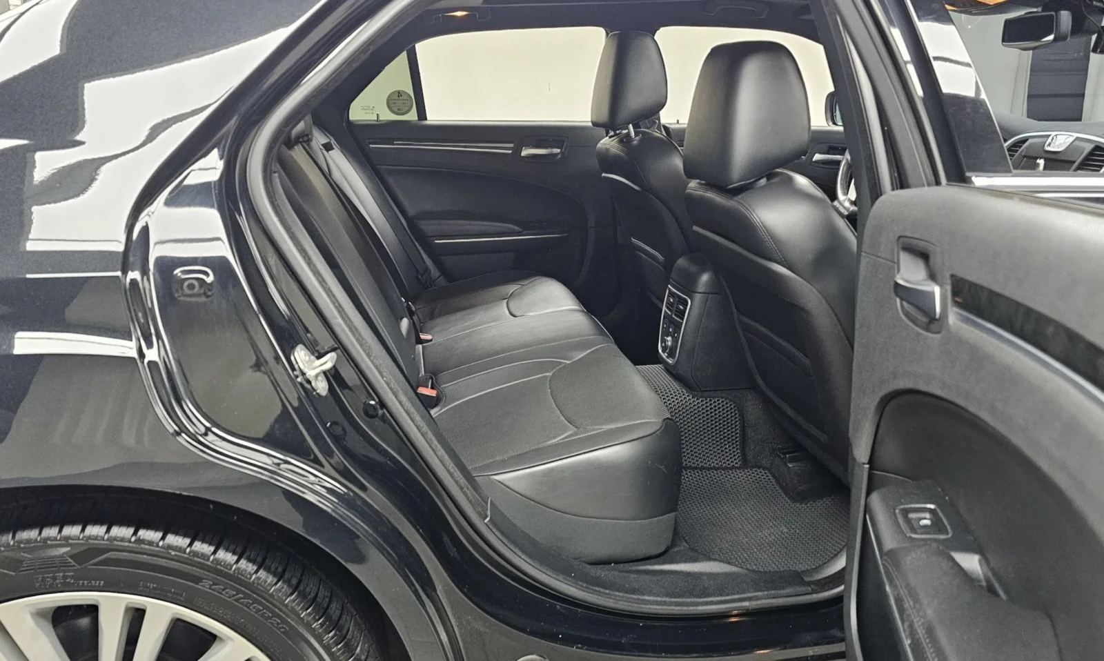Chrysler 300c 3.6 V6/���������/����/ 64 934 km! | Mobile.bg � ����������� 10
