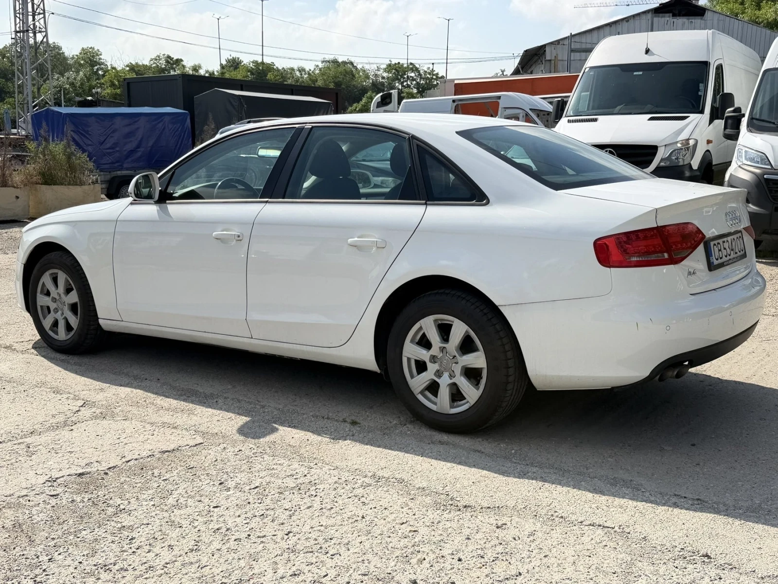 Audi A4 2.0 TDI / Automat, снимка 3 - Автомобили и джипове - 54794686