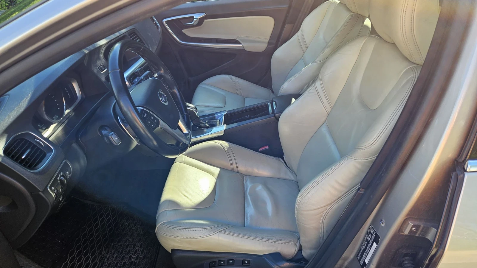 Volvo S60 T5, снимка 11 - Автомобили и джипове - 54970639
