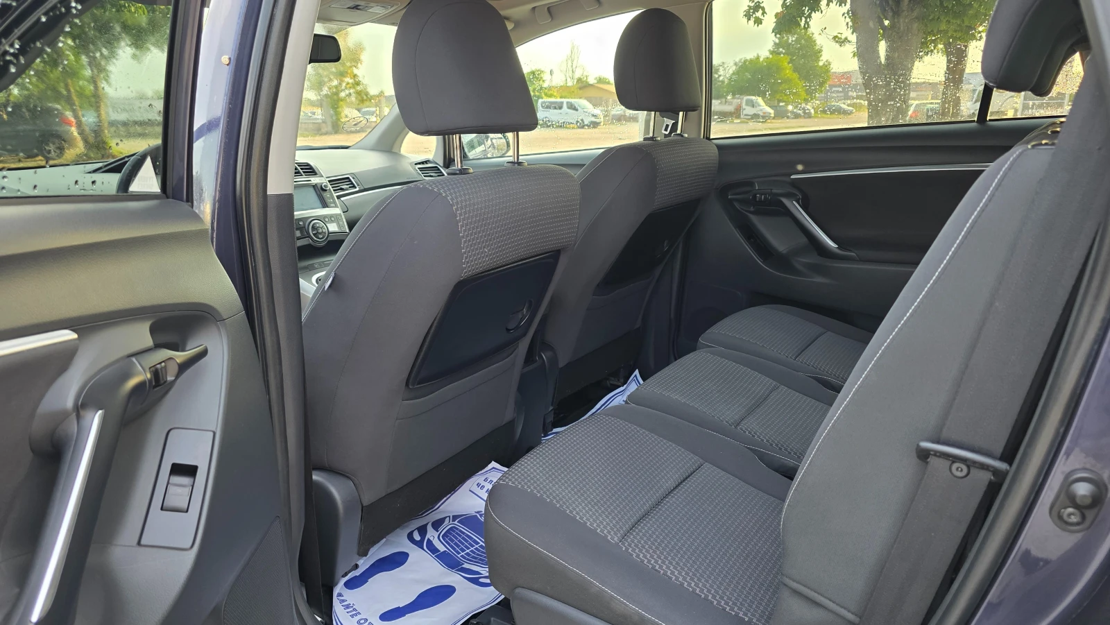 Toyota Verso 1.6d/111hp/7m-УНИКАТ, снимка 10 - Автомобили и джипове - 55711314