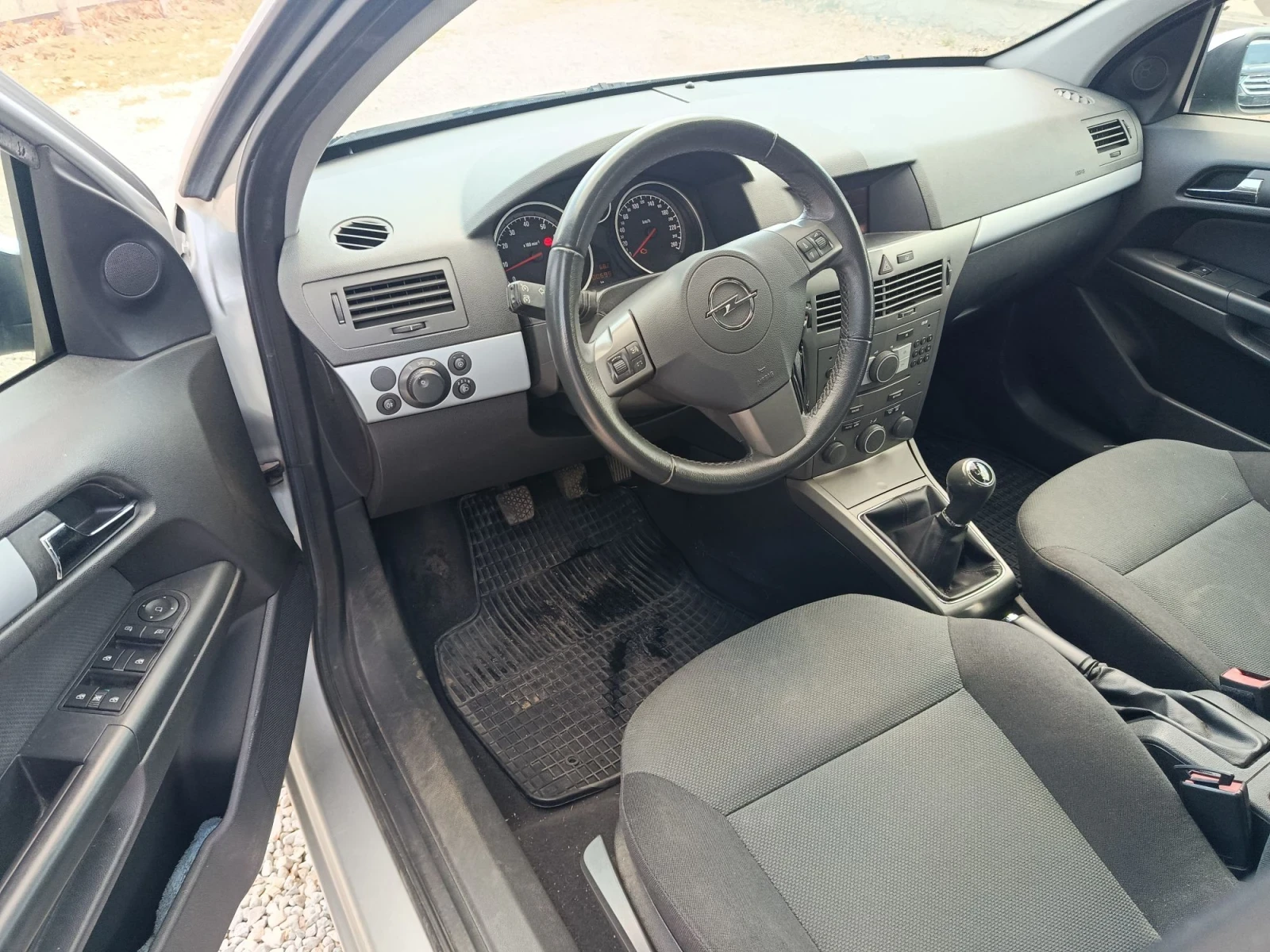 Opel Astra 1.4 бензин 90 к., снимка 8 - Автомобили и джипове - 55835558