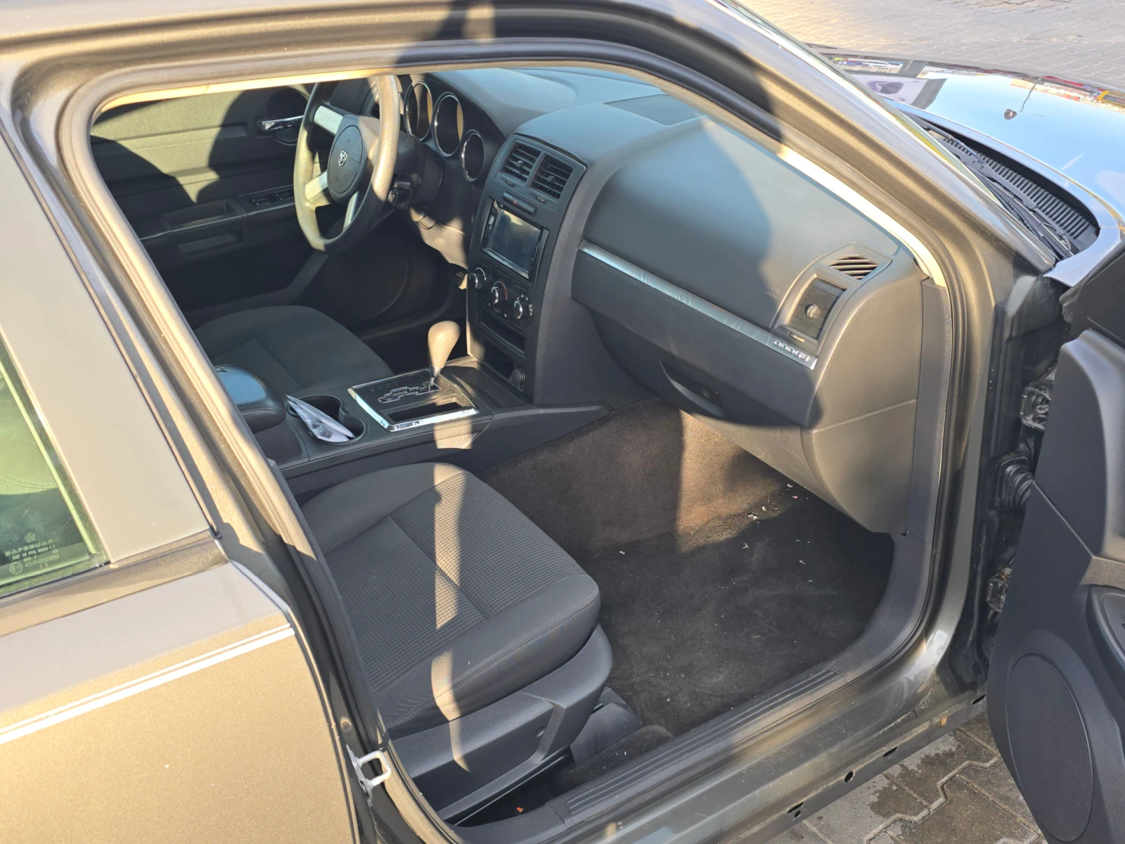 Dodge Charger SE 2.7, снимка 6 - Автомобили и джипове - 56346097