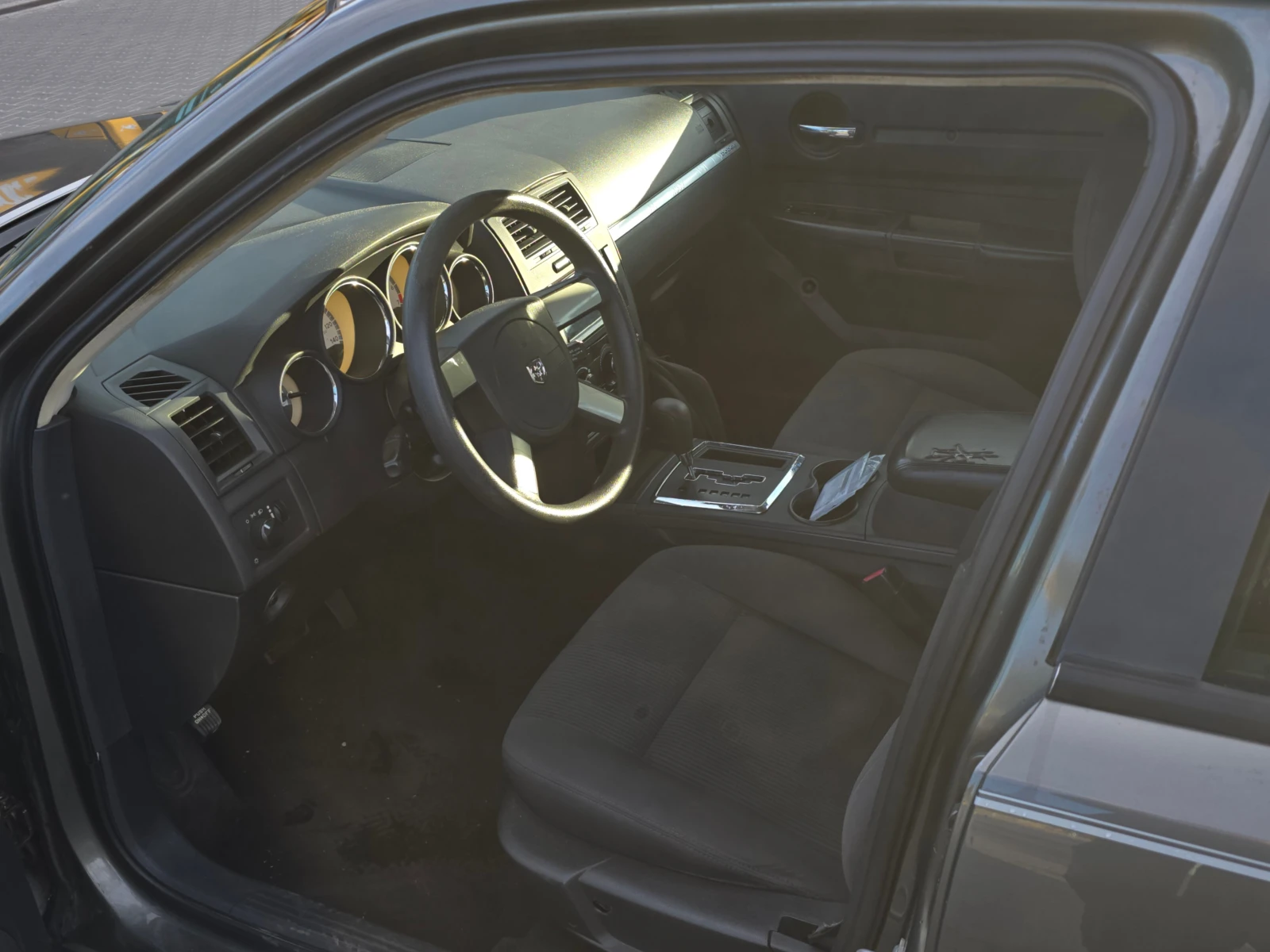 Dodge Charger SE 2.7, снимка 5 - Автомобили и джипове - 56346097