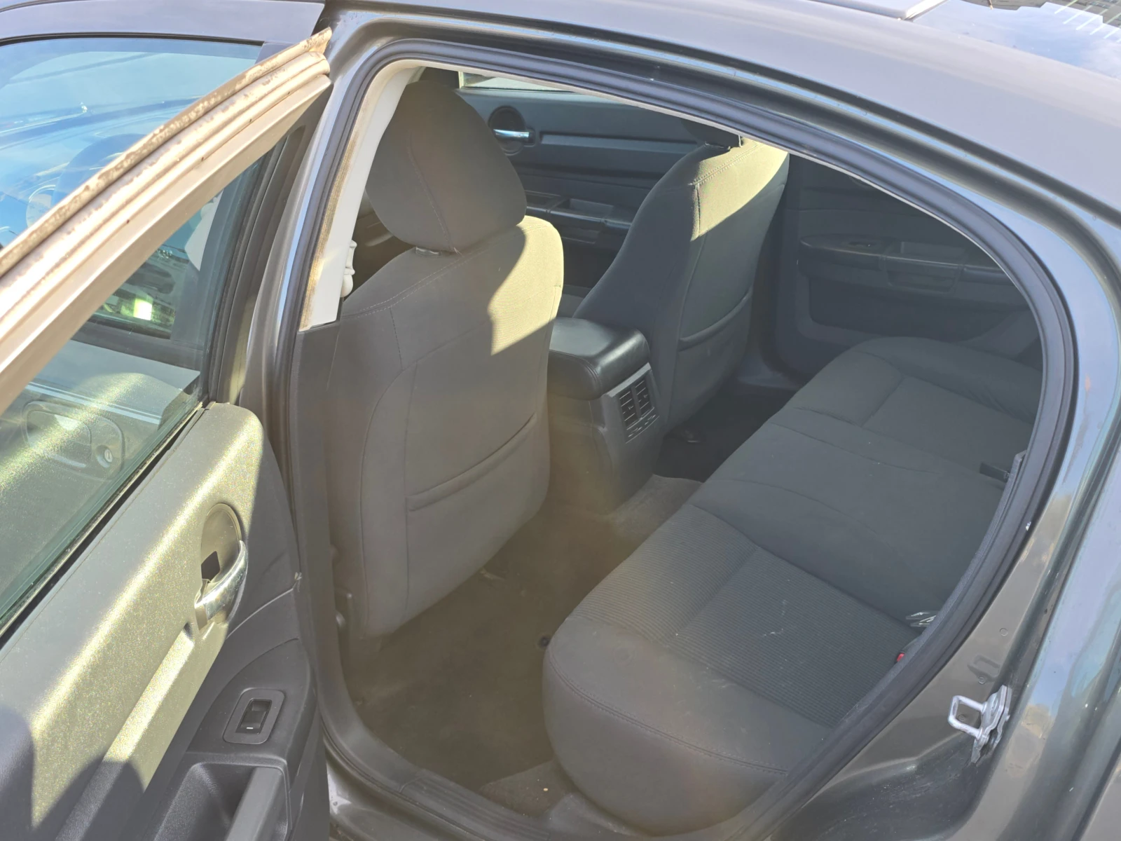 Dodge Charger SE 2.7, снимка 8 - Автомобили и джипове - 56346097