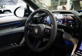 Porsche Cayenne TURBO* ELECTRIC* BURM* PANO* DISTR* KEYLESS* HUD*  - 201900 € / 394882.08 лв. - 10675586 7