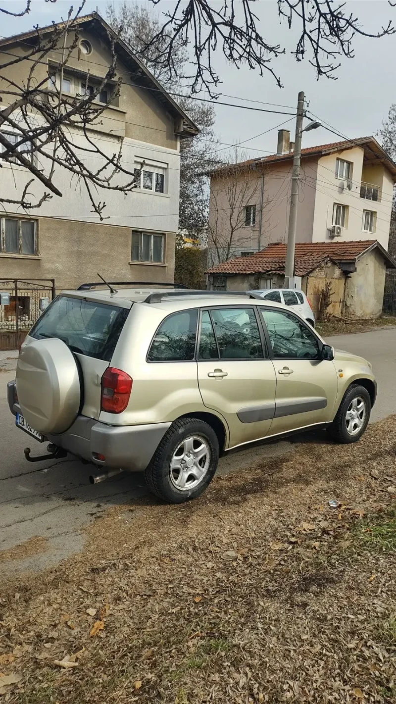 Toyota Rav4 D4D 116кс, снимка 4 - Автомобили и джипове - 48344306