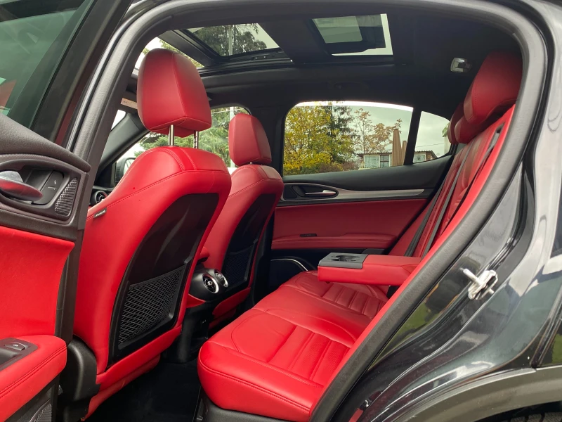 Alfa Romeo Stelvio 2.0T/124km/FIRST EDITION/ПАНОРАМА, КАТО НОВА, снимка 15 - Автомобили и джипове - 52202792