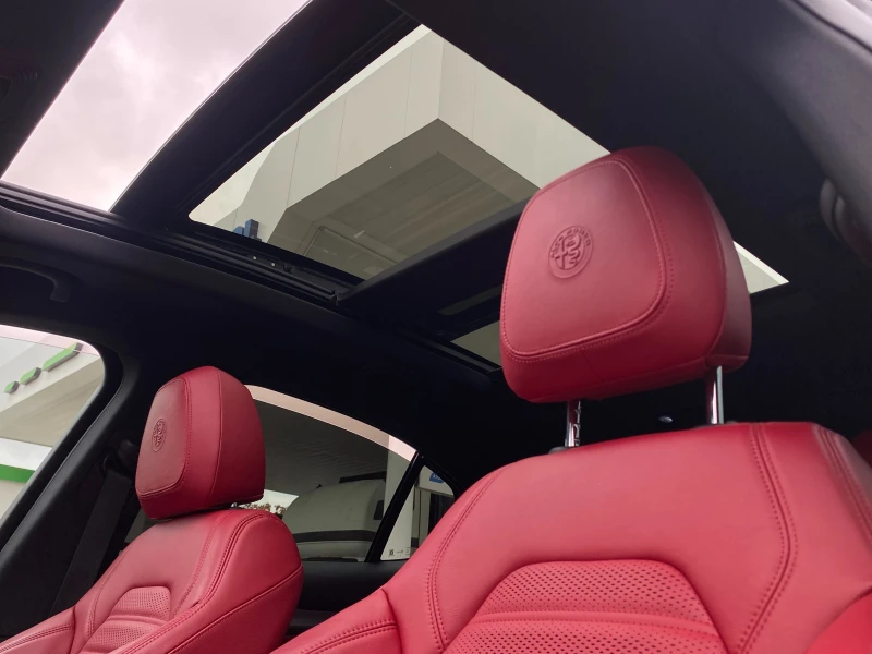 Alfa Romeo Stelvio 2.0T/124km/FIRST EDITION/ПАНОРАМА, КАТО НОВА, снимка 10 - Автомобили и джипове - 52202792