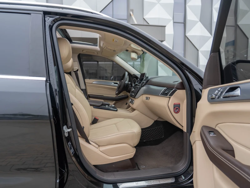 Mercedes-Benz GLE 350 AMG Панорама 360 гр. камери Airmatic, снимка 11 - Автомобили и джипове - 52888490