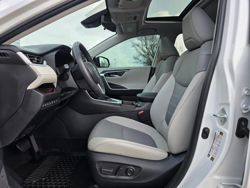 Toyota Rav4  2.5i 4x4 LIMITED KEYLESS 360, снимка 10 - Автомобили и джипове - 53290387