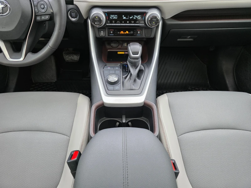 Toyota Rav4  2.5i 4x4 LIMITED KEYLESS 360, снимка 13 - Автомобили и джипове - 53290387