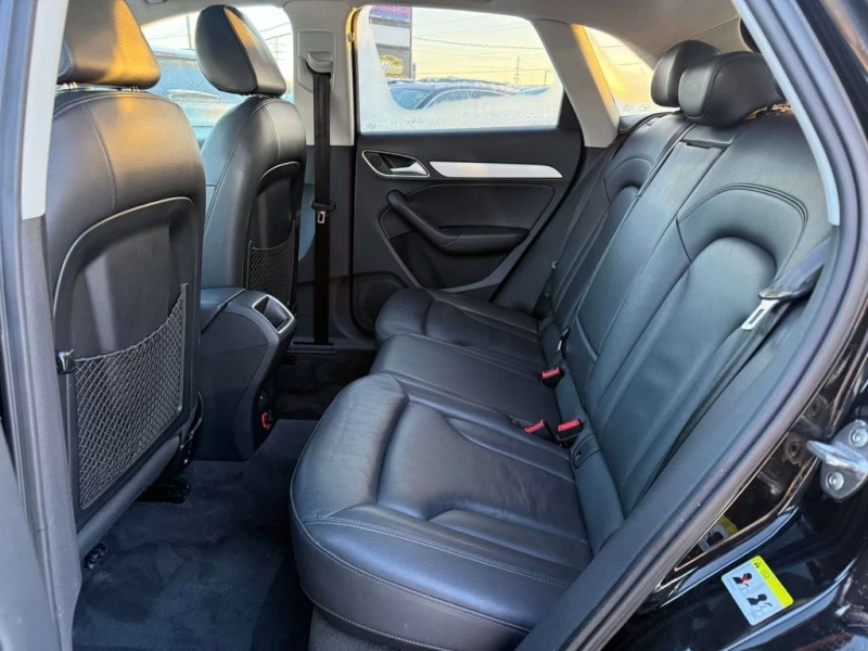 Audi Q3 * quattro Premium, quattro Sport Premium * CARFAX , снимка 8 - Автомобили и джипове - 53357815