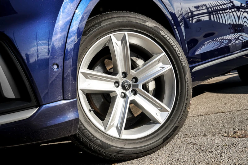 Audi Q8 quattro* Progressiv* АвтоКредит* (ЦЕНА ДО БГ), снимка 3 - Автомобили и джипове - 53577540