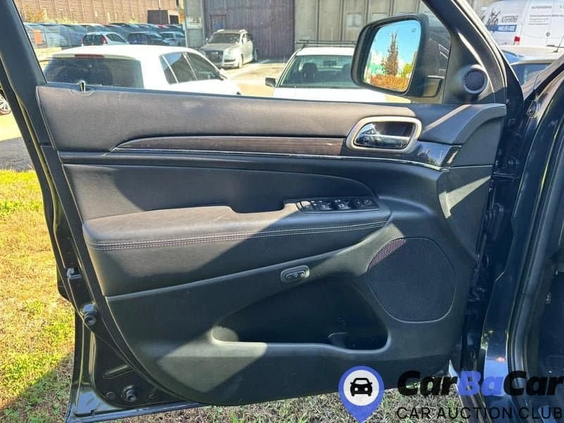 Jeep Grand cherokee  OVERLAND, снимка 9 - Автомобили и джипове - 53765837