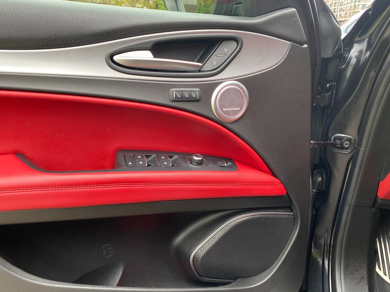 Alfa Romeo Stelvio 2.0T/124km/FIRST EDITION/ПАНОРАМА, КАТО НОВА - изображение 6