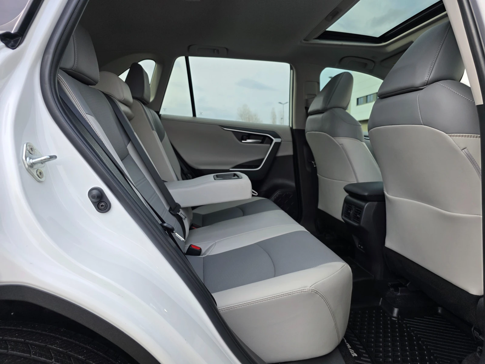 Toyota Rav4  2.5i 4x4 LIMITED KEYLESS 360 | Mobile.bg � ����������� 16