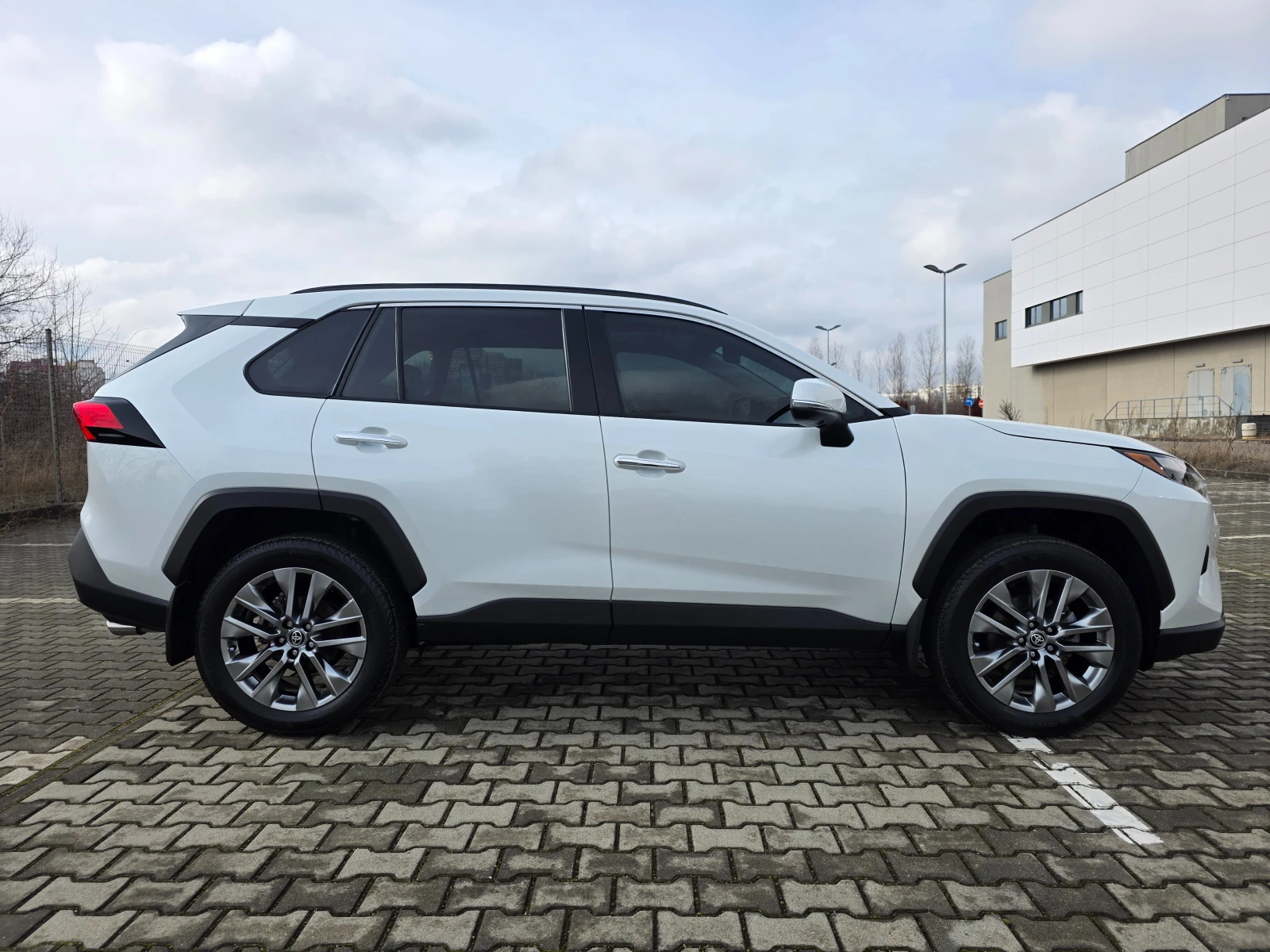 Toyota Rav4  2.5i 4x4 LIMITED KEYLESS 360 - изображение 3