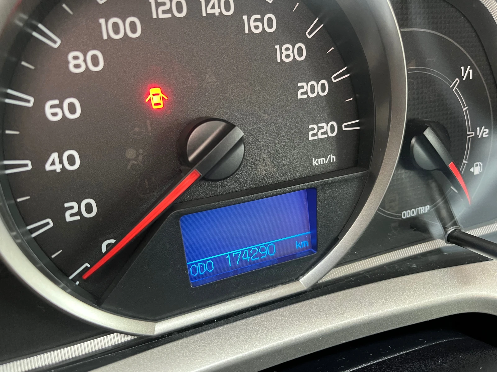 Toyota Rav4 2.0D-4D 4x4 EURO 5B | Mobile.bg � ����������� 12