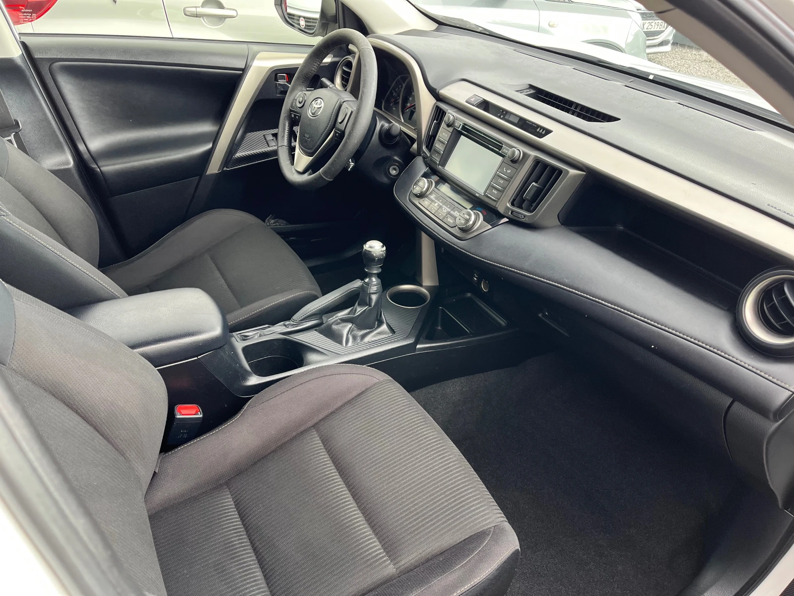 Toyota Rav4 2.0D-4D 4x4 EURO 5B - изображение 10