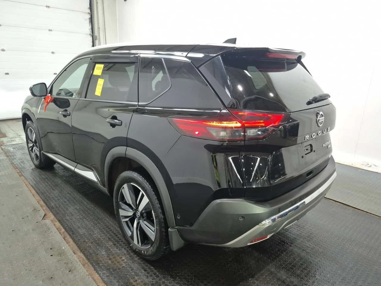 Nissan Rogue * Platinum * CARFAX * БЕЗ ПЪРВОНАЧАЛНА ВНОСКА, снимка 2 - Автомобили и джипове - 53896093