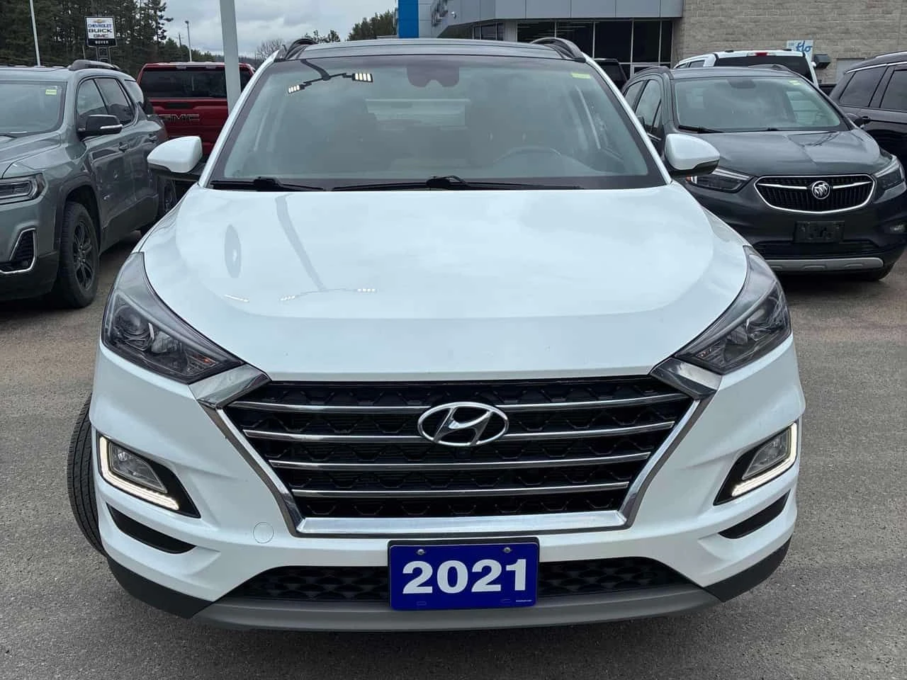 Hyundai Tucson * Luxury * ПОДГРЕВ * ПАНОРАМА * КЛИП НА МОТОРА , снимка 2 - Автомобили и джипове - 54455841