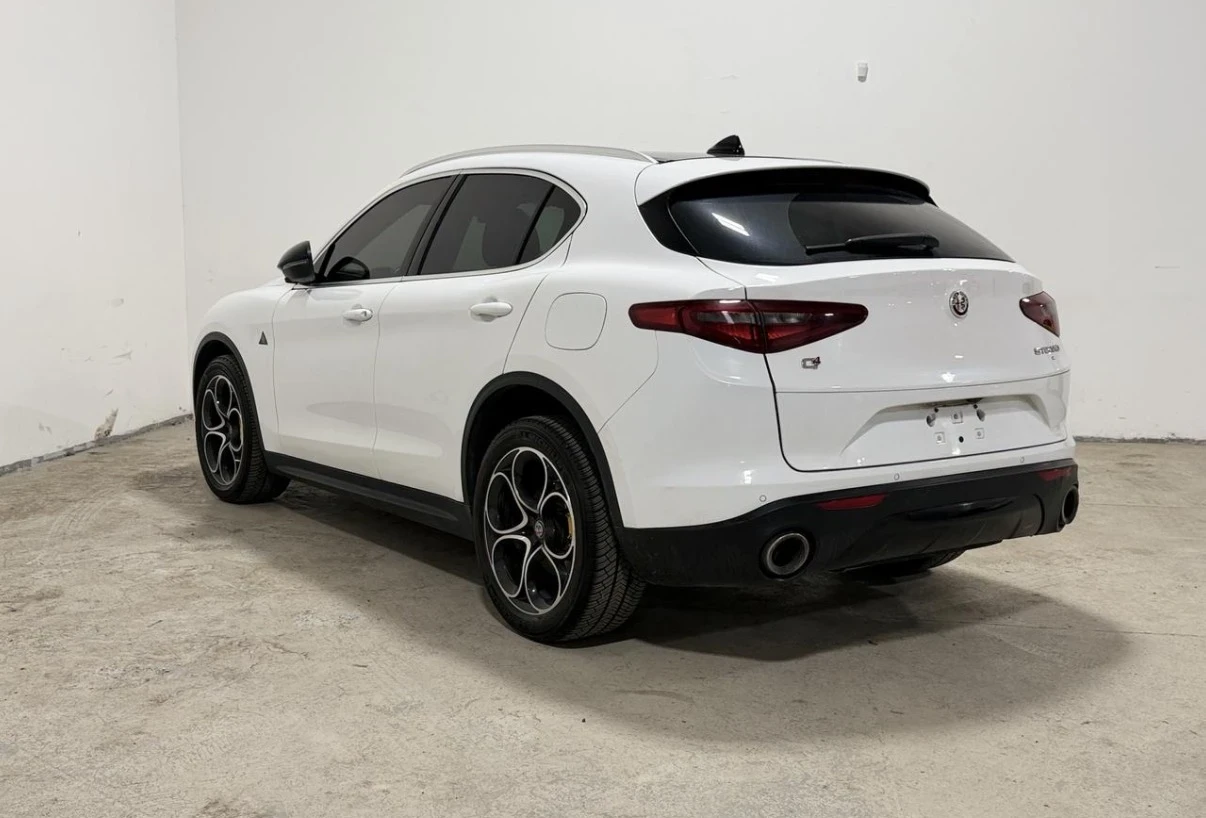 Alfa Romeo Stelvio TI LUSSO * CARFAX * ЦЕНА ДО БЪЛГАРИЯ * , снимка 7 - Автомобили и джипове - 54575905