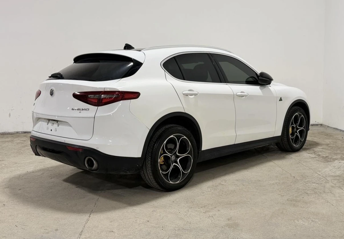 Alfa Romeo Stelvio TI LUSSO * CARFAX * ЦЕНА ДО БЪЛГАРИЯ * , снимка 5 - Автомобили и джипове - 54575905