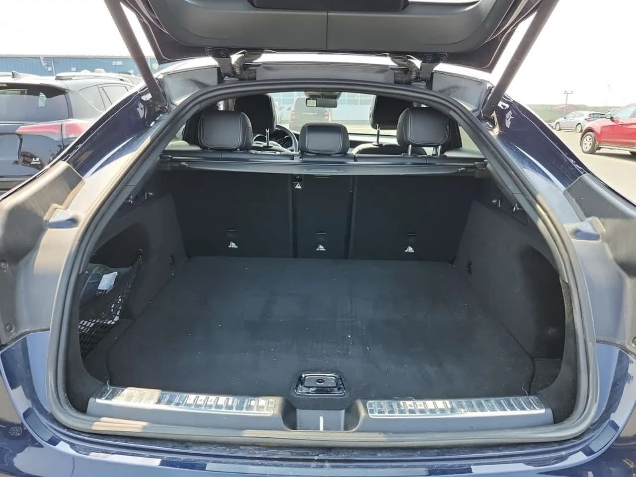 Mercedes-Benz GLC 300 BURMESTER * PANO * KEYLESS *  ПОДГРЕВИ * CARFAX, снимка 13 - Автомобили и джипове - 55287975