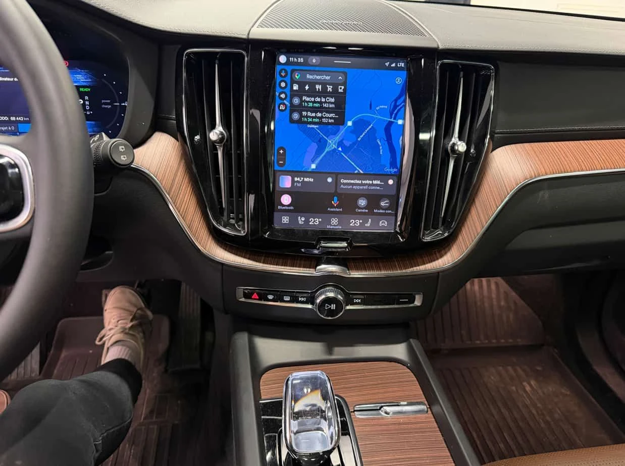 Volvo XC60 * Ultimate Dark Theme * CARFAX * ЦЕНА ДО БГ, снимка 12 - Автомобили и джипове - 55316937