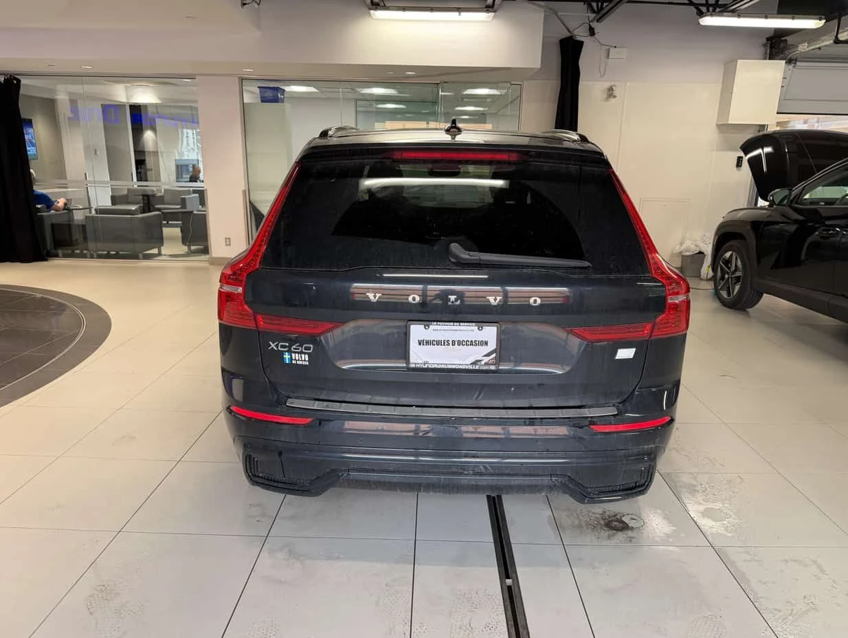 Volvo XC60 * Ultimate Dark Theme * CARFAX * ЦЕНА ДО БГ, снимка 5 - Автомобили и джипове - 55316937