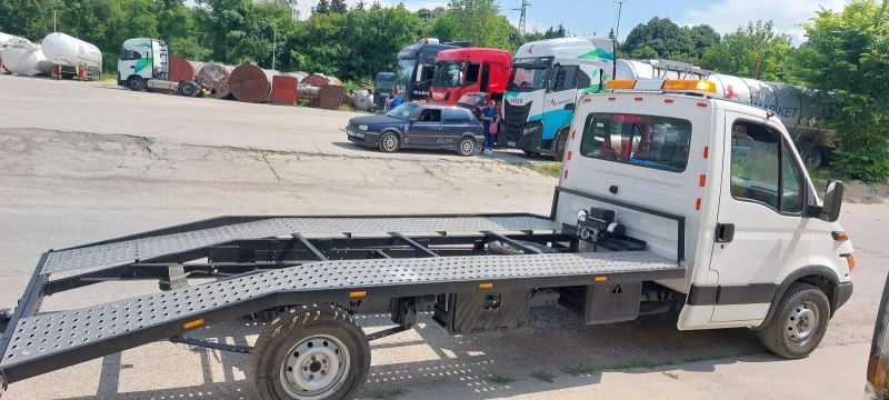 Iveco 35c13 Пътна помощ-специален, снимка 4 - Бусове и автобуси - 52193075