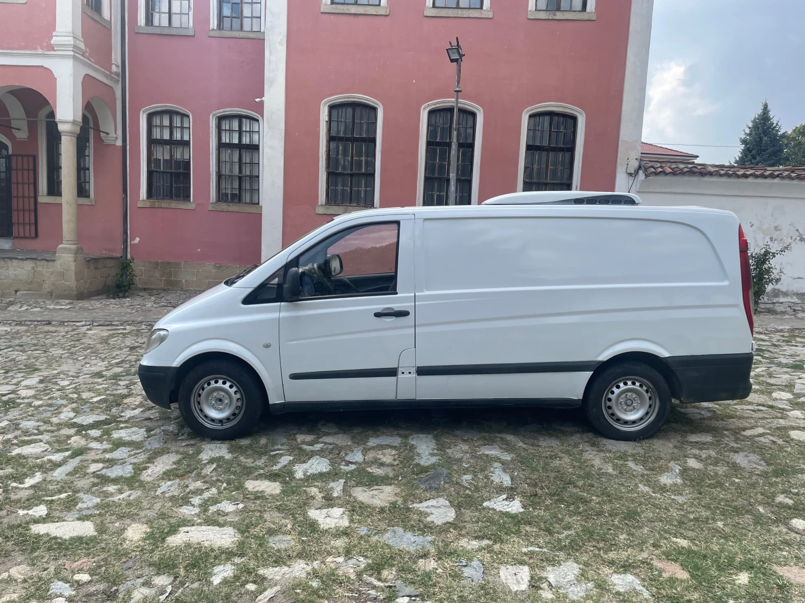 Mercedes-Benz Vito 2.2 CDI ХЛАДИЛЕН  - изображение 2