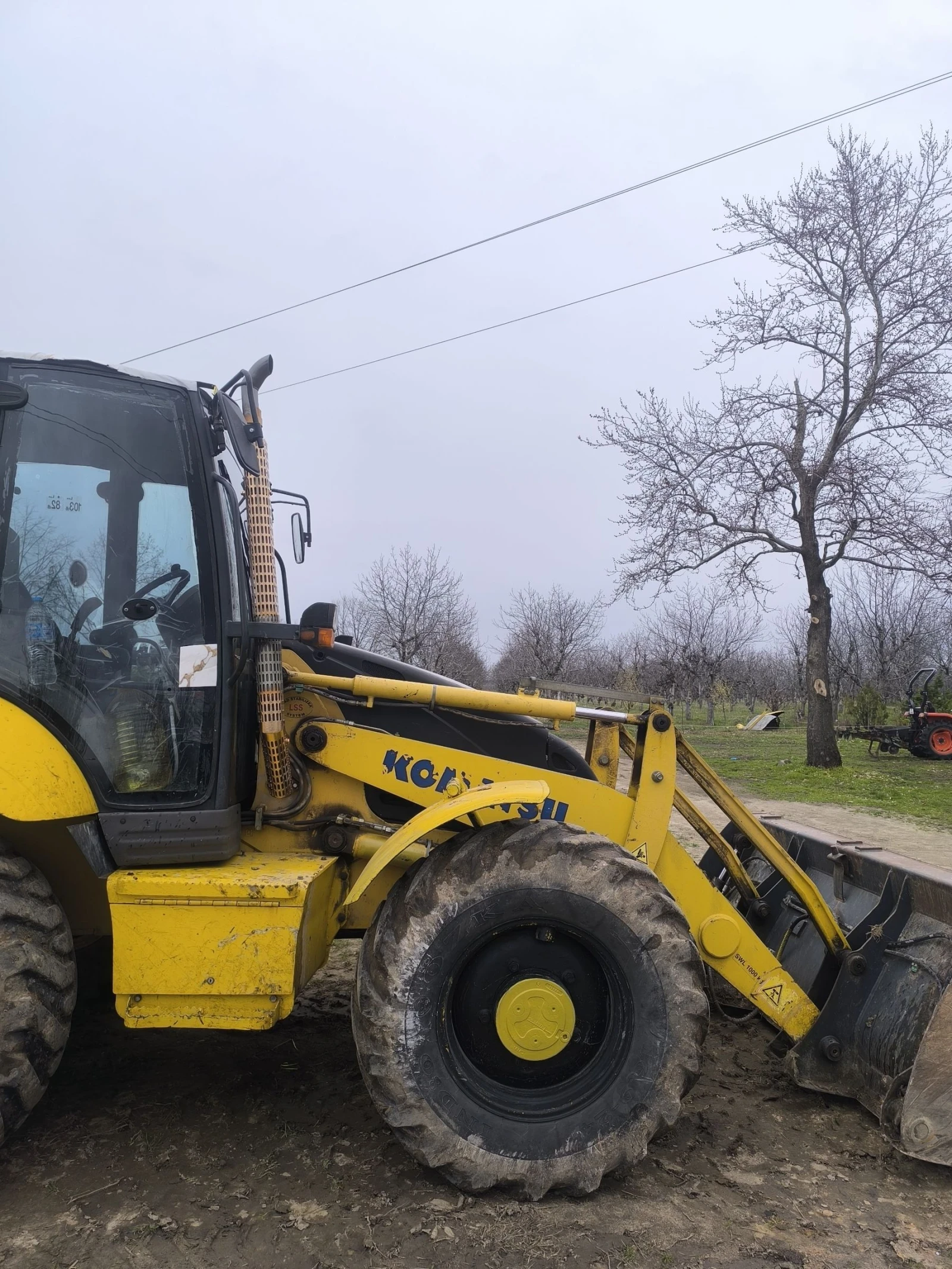 Багер Komatsu WB93S, снимка 2 - Индустриална техника - 54033311