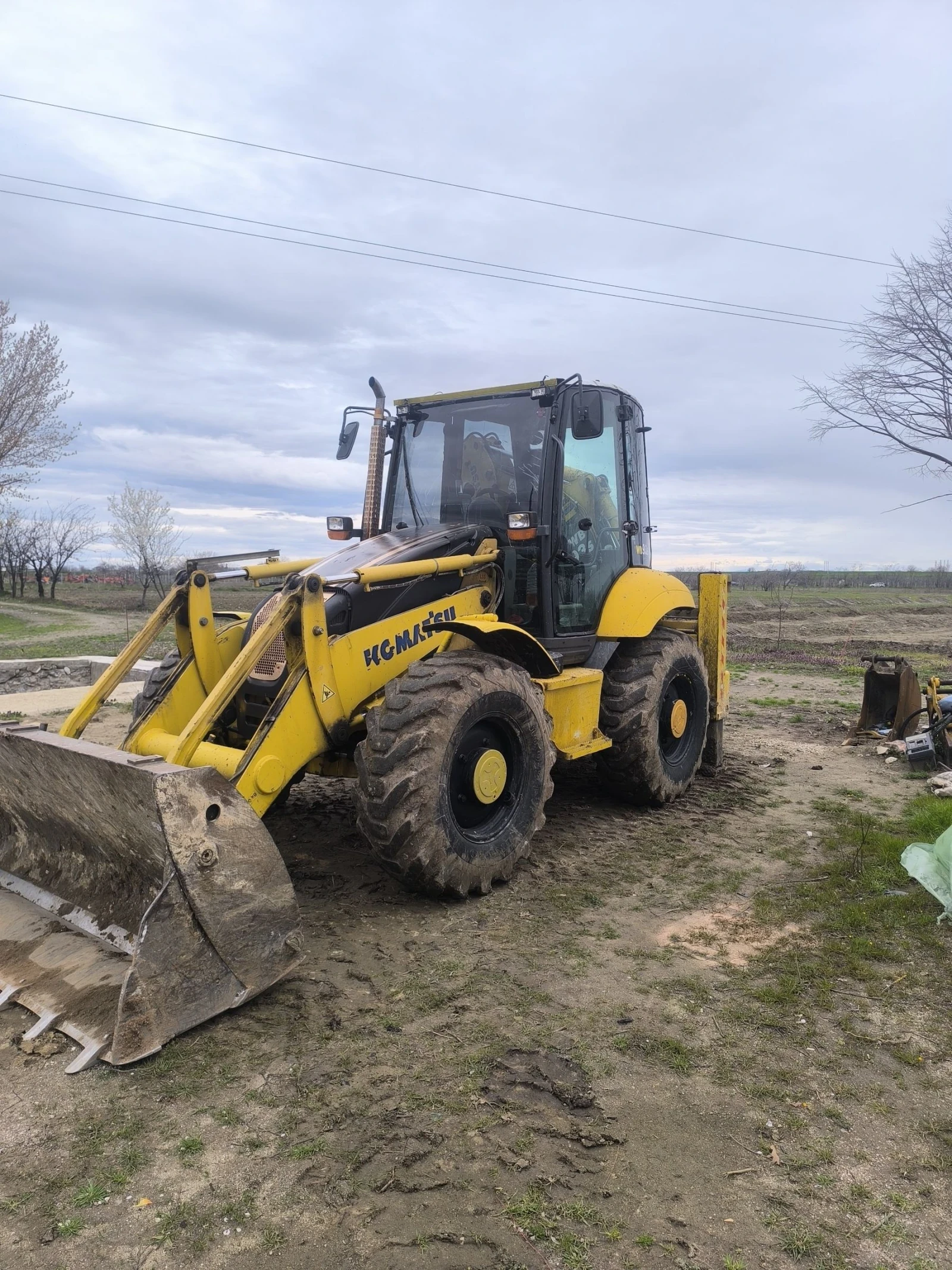 Багер Komatsu WB93S, снимка 4 - Индустриална техника - 54033311